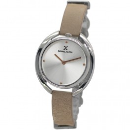 Montre pour femme Daniel Klein avec un bracelet cuir diamètre 3,2 cm, garantie 2 ans.
